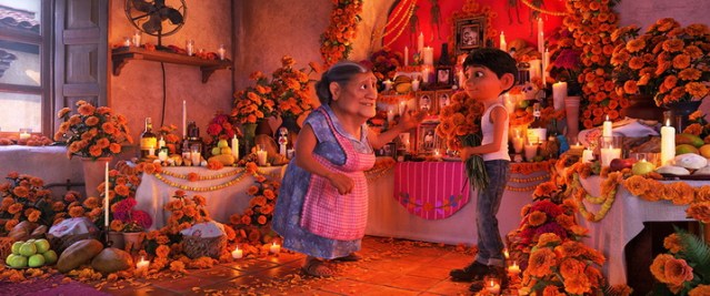 coco-2017-review-a-magical-odyssey-of-death-and-family-9